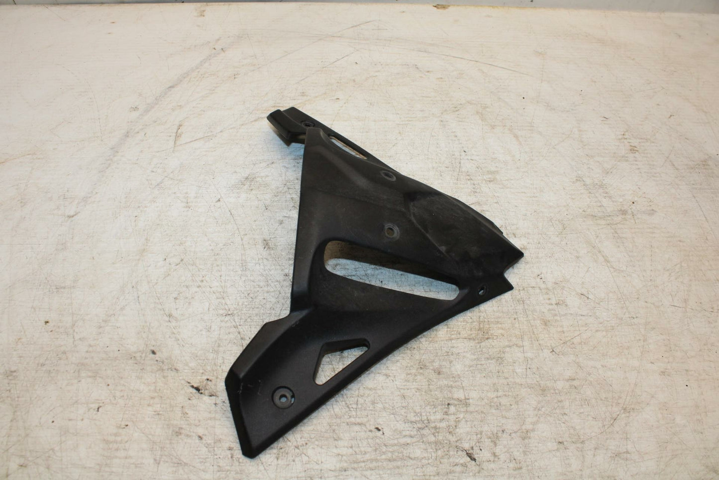 17-20 KAWASAKI NINJA 650 FRONT CENTER COWL FAIRING BB364