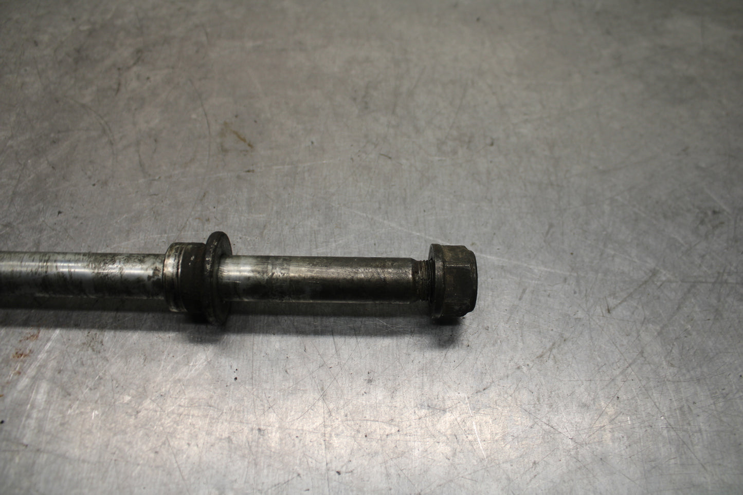 1998 Honda Valkyrie 1500 GL1500C REAR AXLE BACK WHEEL RIM PIVOT BOLT AXEL BB116