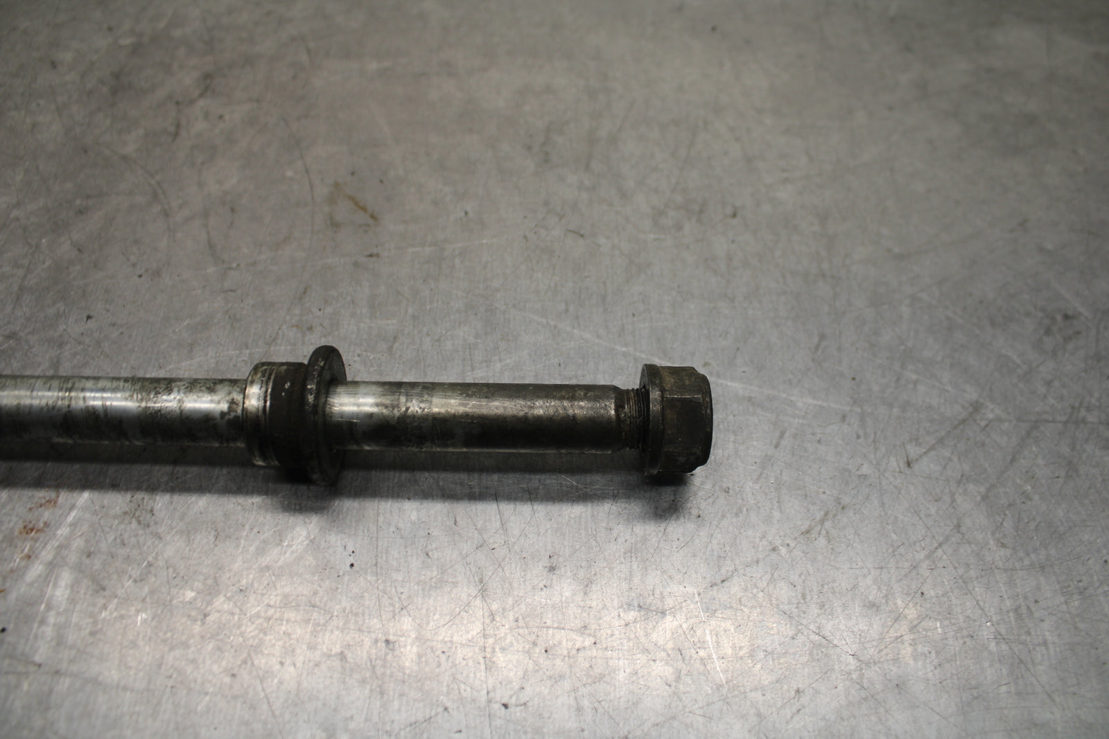 1998 Honda Valkyrie 1500 GL1500C REAR AXLE BACK WHEEL RIM PIVOT BOLT AXEL BB116