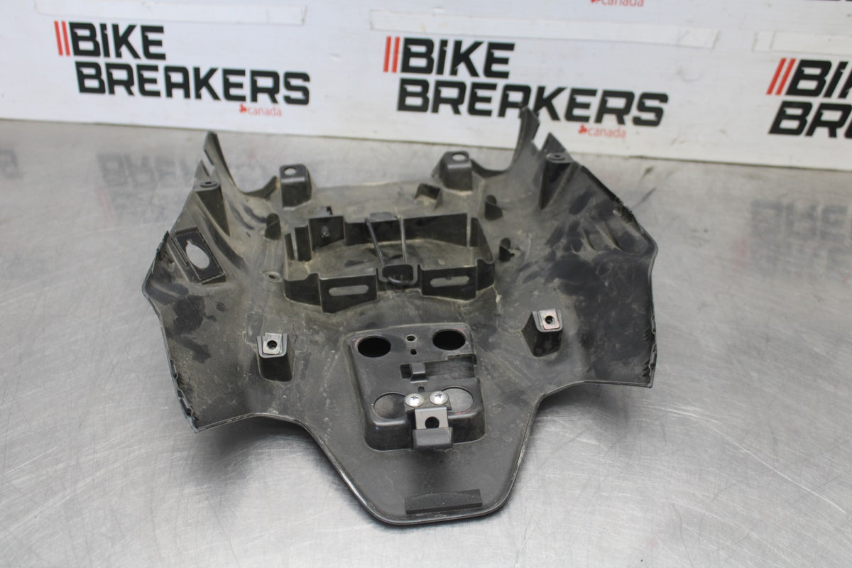 25 KAWASAKI Z900 REAR BACK TAIL UNDERTAIL FAIRING COWL FENDER BB928