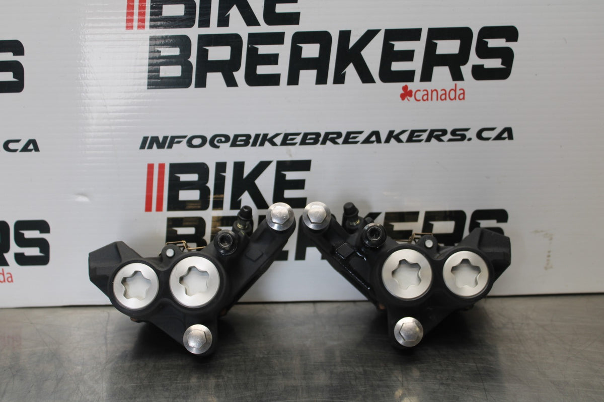 23-24 YAMAHA MT-07 RIGHT LEFT FRONT BRAKE CALIPER SET PAIR CALIPERS BB194