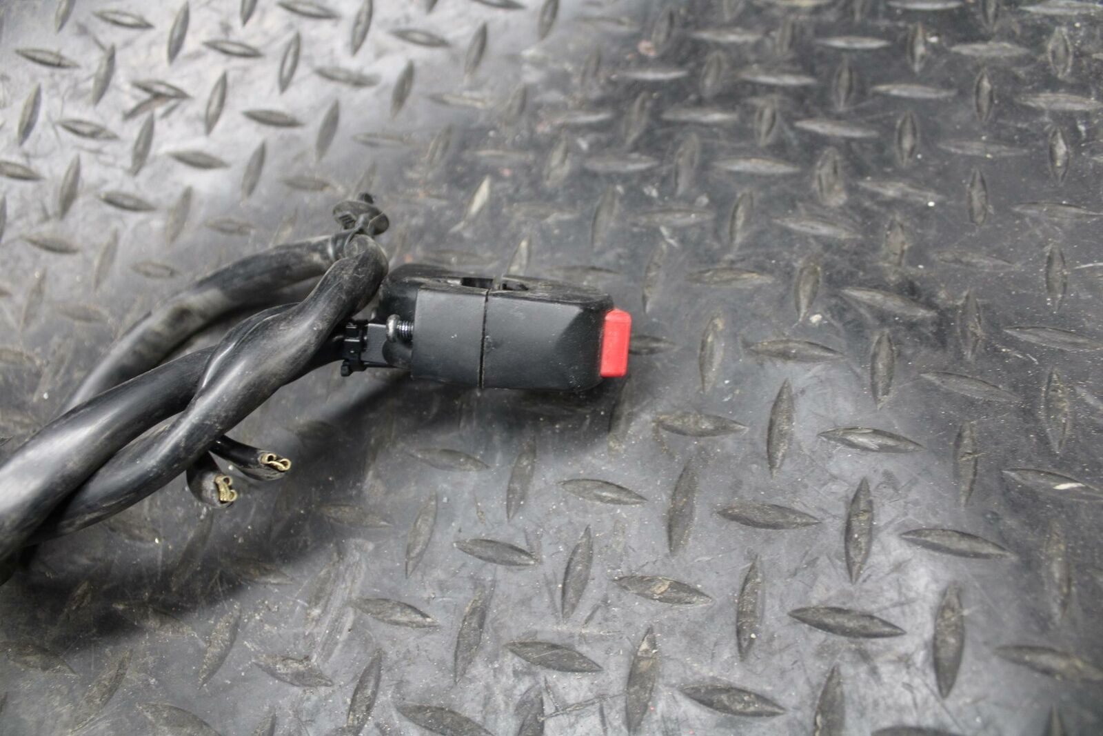 10-11 HONDA CBR1000RR RIGHT CLIP ON HANDLE KILL OFF START SWITCH SWITCHES BB228