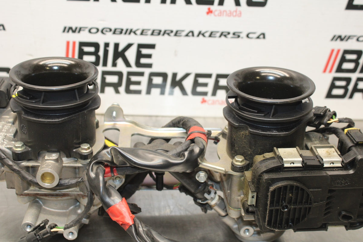 08 APRILIA SHIVER 750 MAIN FUEL INJECTORS / THROTTLE BODIES BB551