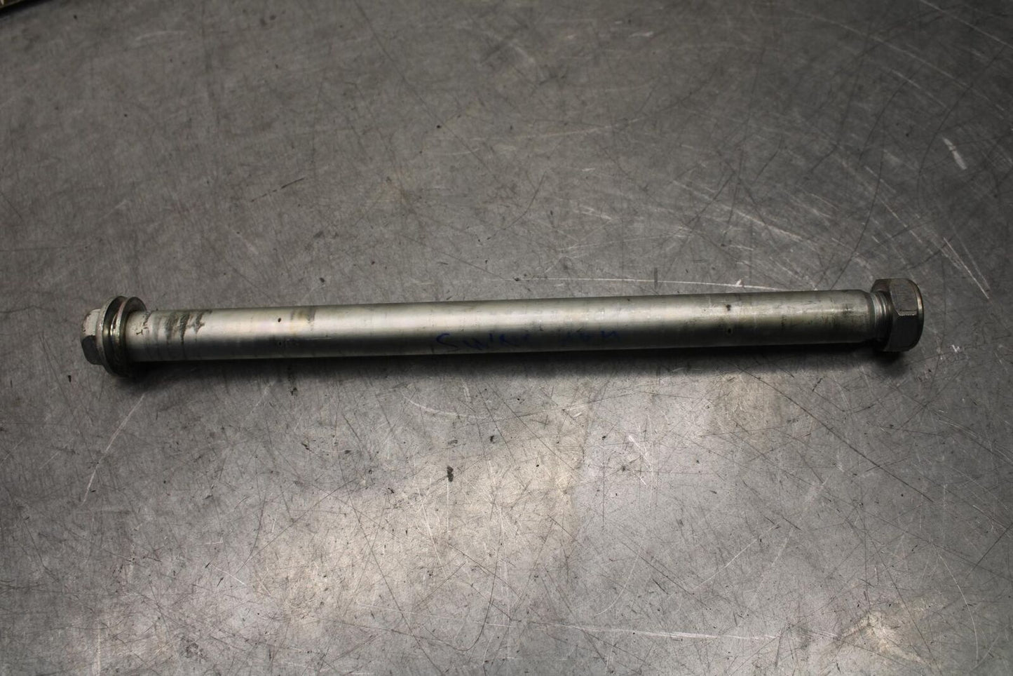 2008 Honda CBF1000 REAR BACK SWINGARM BOLT SUSPENSION PIVOT AXLE BB641