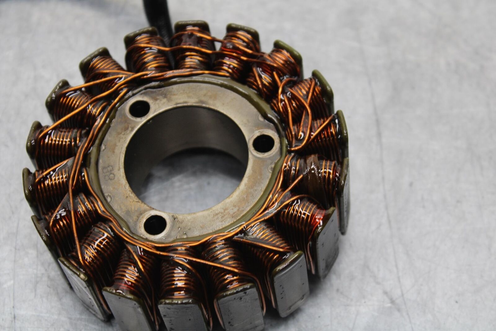 1999 Suzuki GSXR600 STATOR GENERATOR ALTERNATOR MAGNETO 31401-33E00 BB580