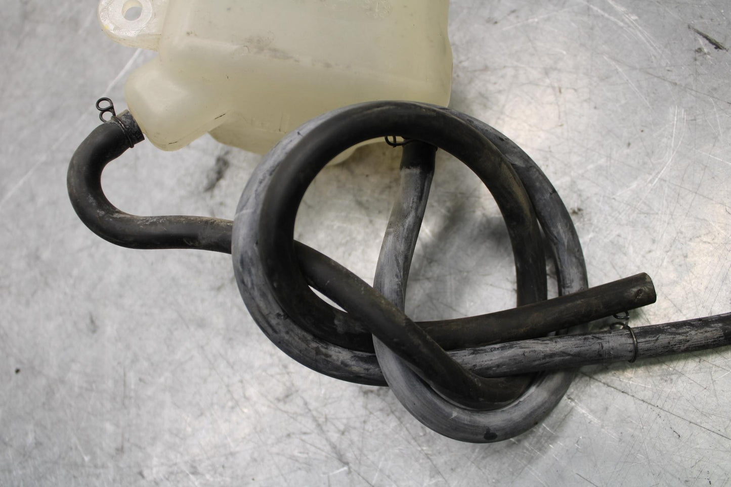 17 KAWASAKI Z900 ZR900 COOLANT WATER TANK RESERVOIR BOTTLE 43093-0006 BB549