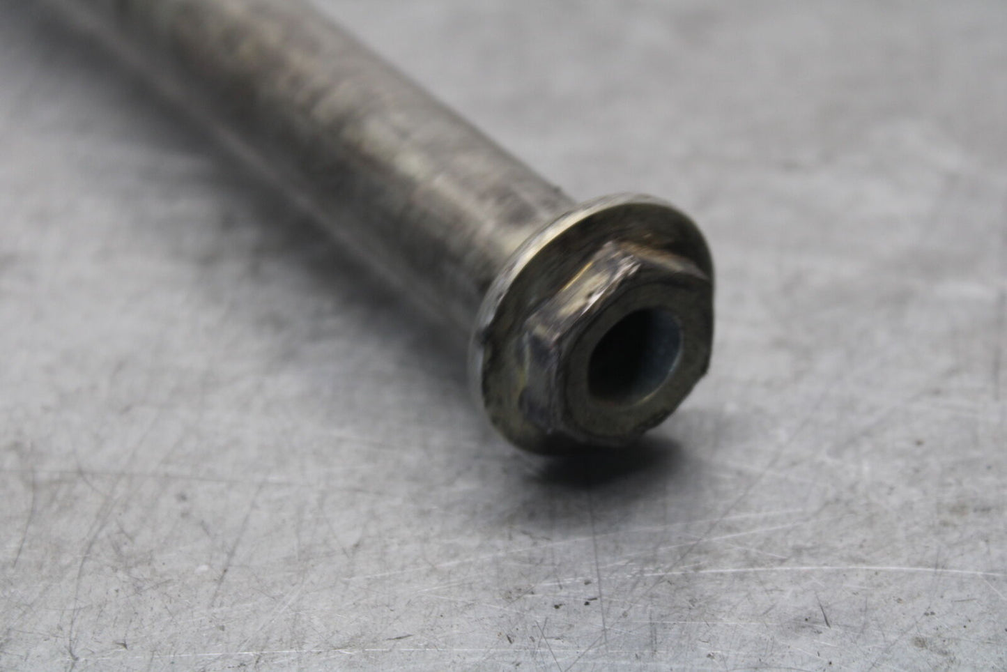 05-09 SUZUKI BOULEVARD C90 REAR AXLE BACK WHEEL RIM PIVOT BOLT AXEL BB692