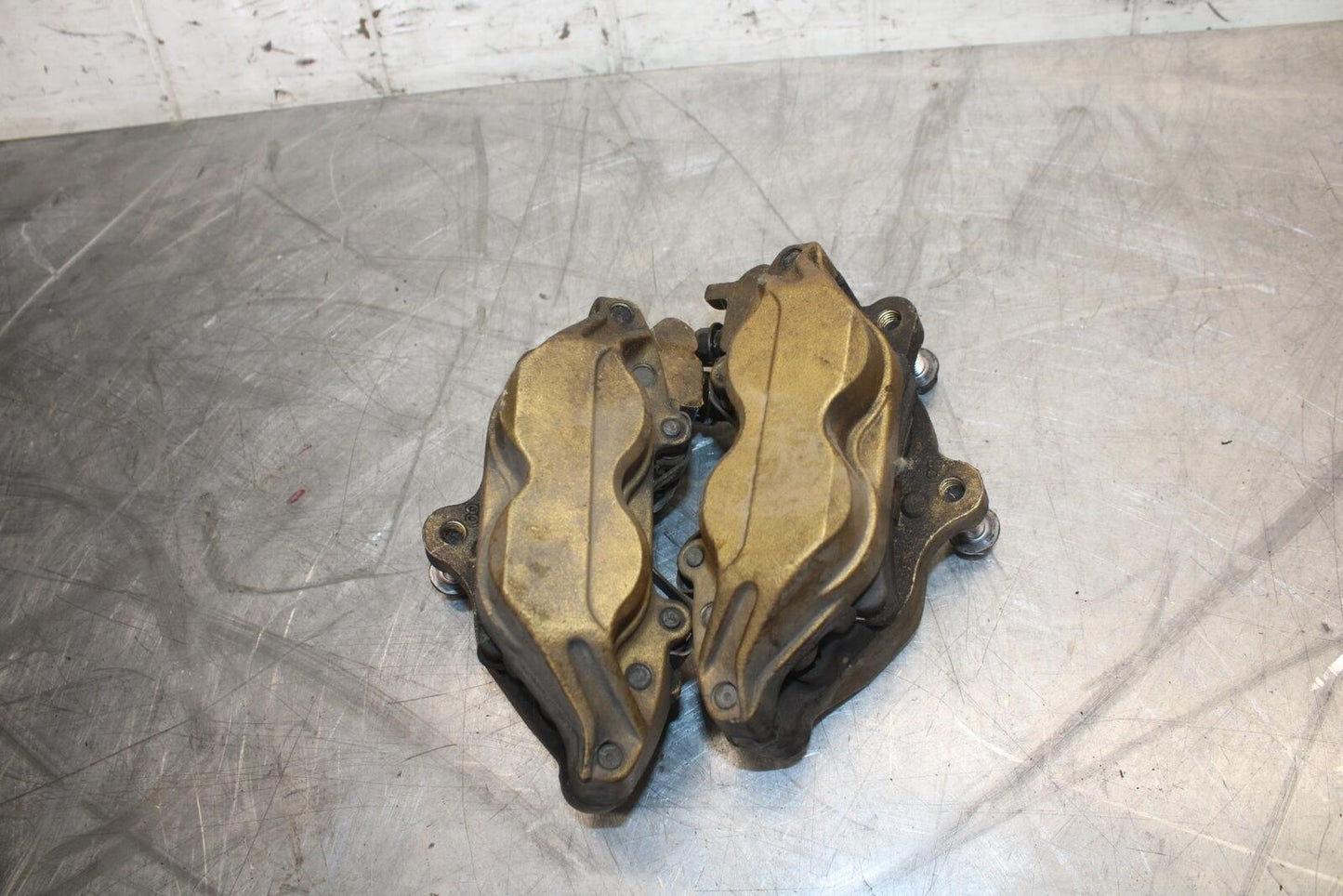 2001 Honda CBR929RR RIGHT LEFT FRONT BRAKE CALIPER SET PAIR CALIPERS BB515