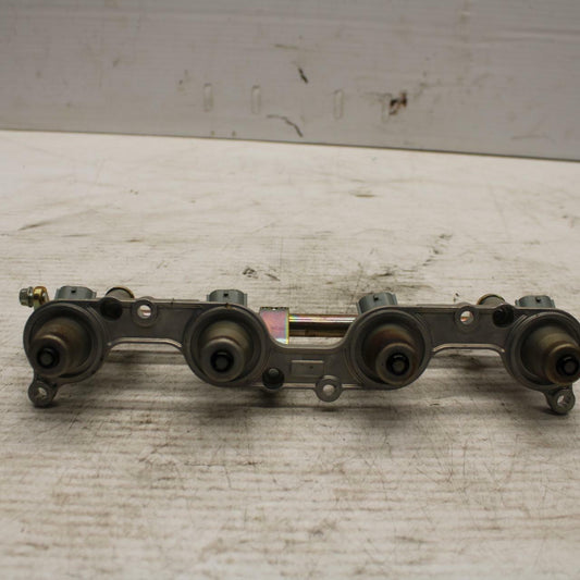 05-06 HONDA CBR600RR SECONDARY FUEL INJECTORS TOP AIRBOX GAS RAIL BB307