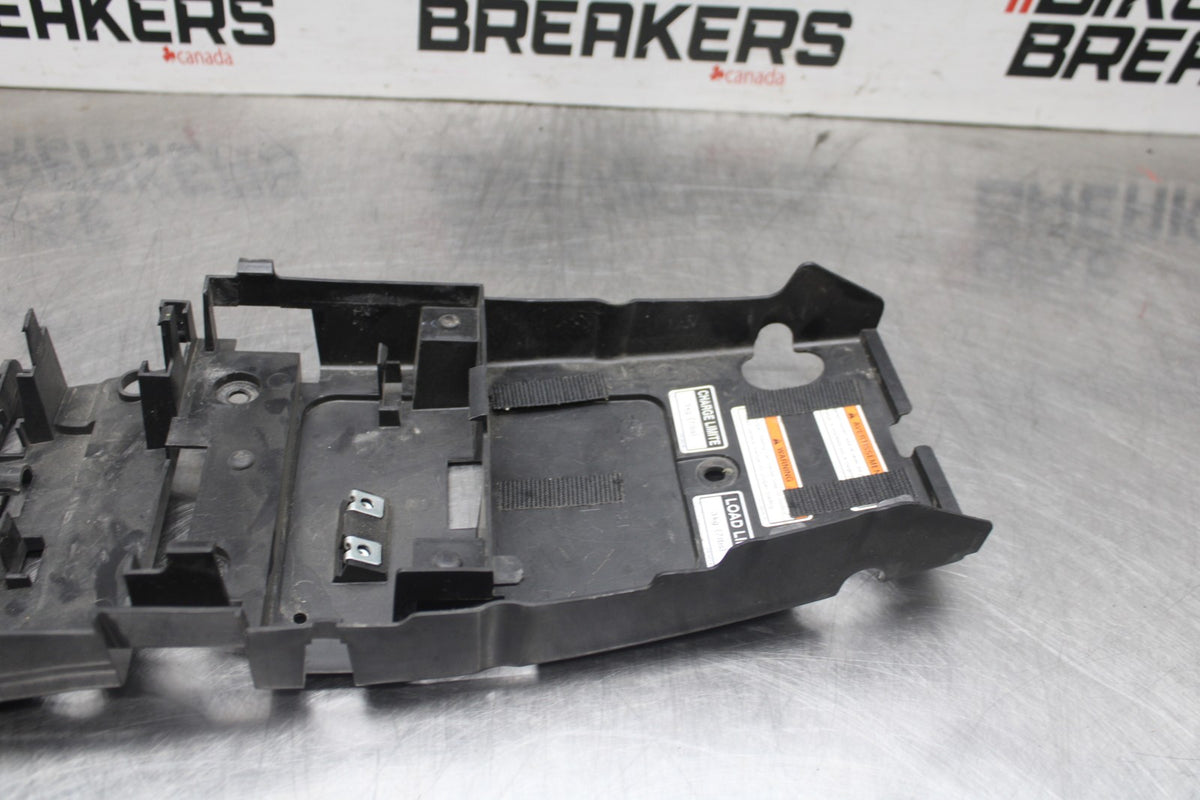 08-16 YAMAHA YZF R6 REAR BACK TAIL UNDERTAIL BATTERY TRAY PLASTIC BB929