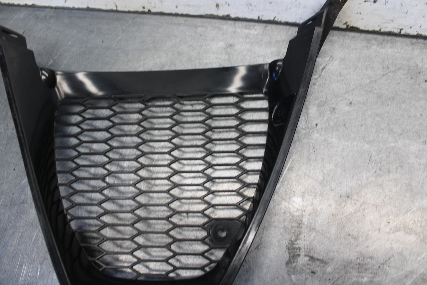 05-06 SUZUKI GSXR1000 FRONT LOWER INNER EXHAUST V FAIRING COWL GUARD  BB676