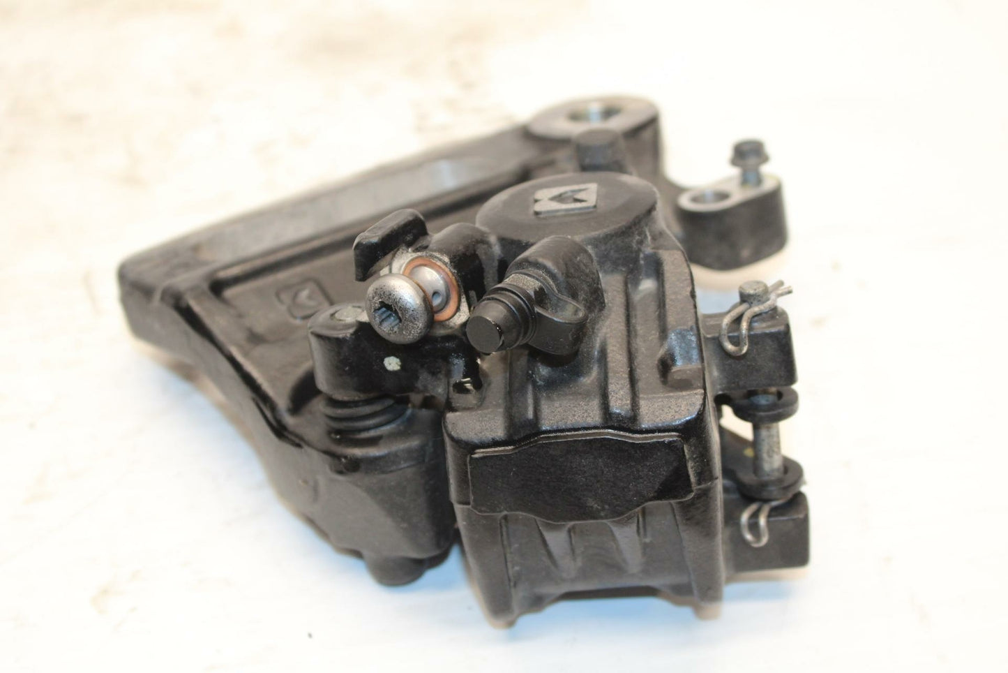 18-20 HUSQVARNA VITPILEN 401 REAR BACK BRAKE CALIPER W MOUNT BRACKET BB248