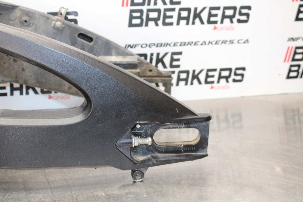 11-22 SUZUKI GSXR 600  REAR SWINGARM BACK SUSPENSION SWING ARM BB193