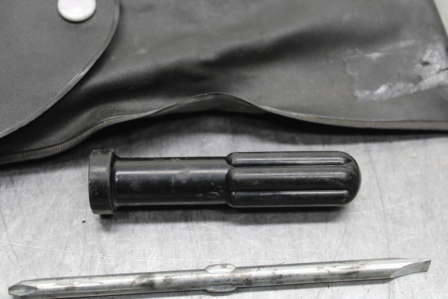 08-10 SUZUKI GSXR 600 STOCK TOOLS OEM TOOL BAG KIT SET BB130