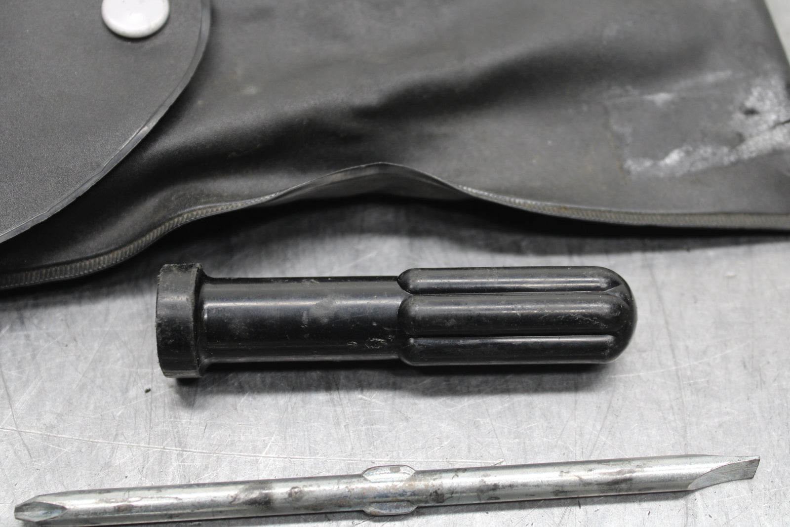 08-10 SUZUKI GSXR 600 STOCK TOOLS OEM TOOL BAG KIT SET BB130