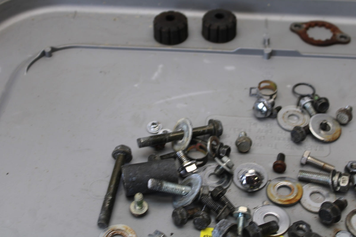 03 HONDA SHADOW SPIRIT 750 VT750DC MOUNTING BOLTS HARDWARE SCREWS BB907