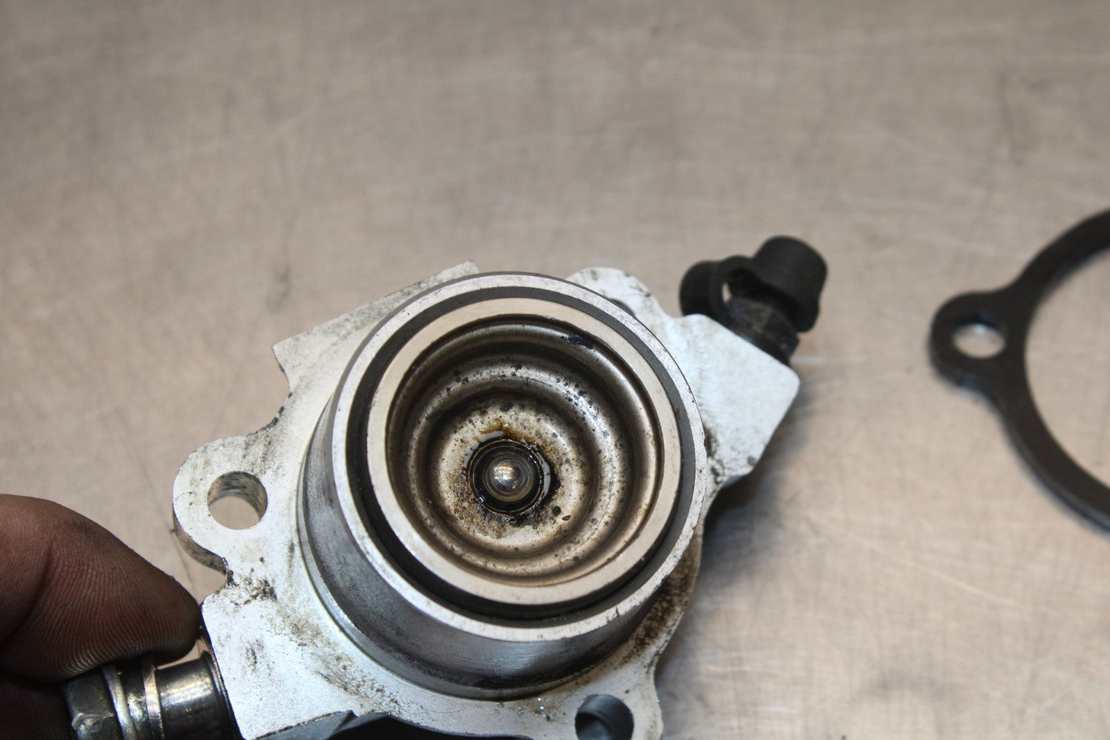 03-08 KAWASAKI VULCAN 1600 CLUTCH SLAVE PISTON CYLINDER BB196