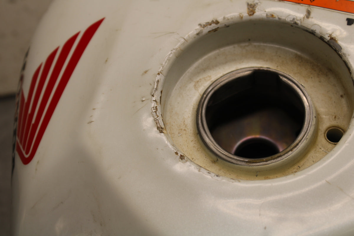 15-16 HONDA CB300F GAS TANK FUEL CELL PETROL RESERVOIR BB740