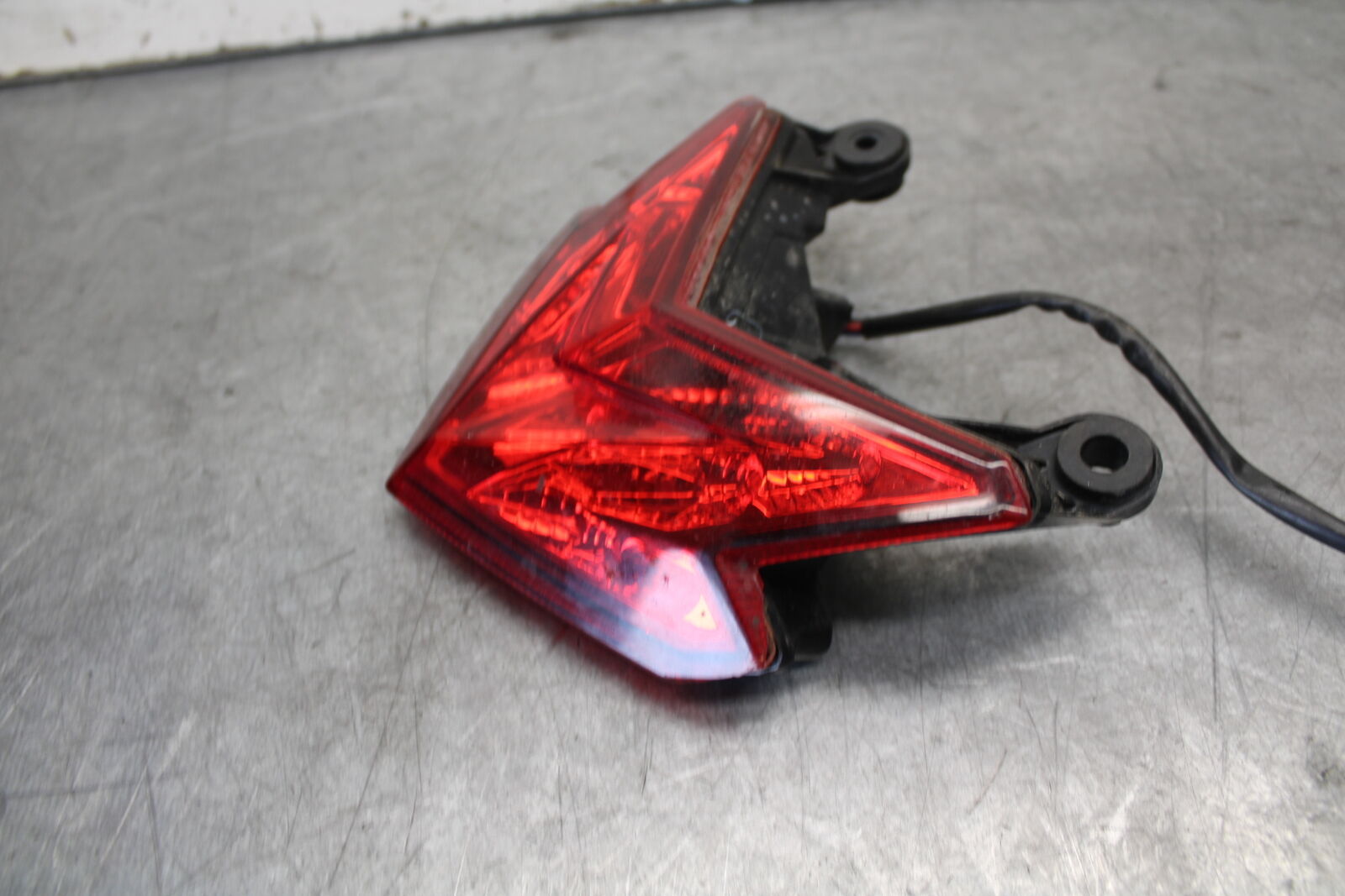 13-18 KAWASAKI NINJA ZX6R REAR TAIL TAILLIGHT BACK BRAKE LIGHT BB682