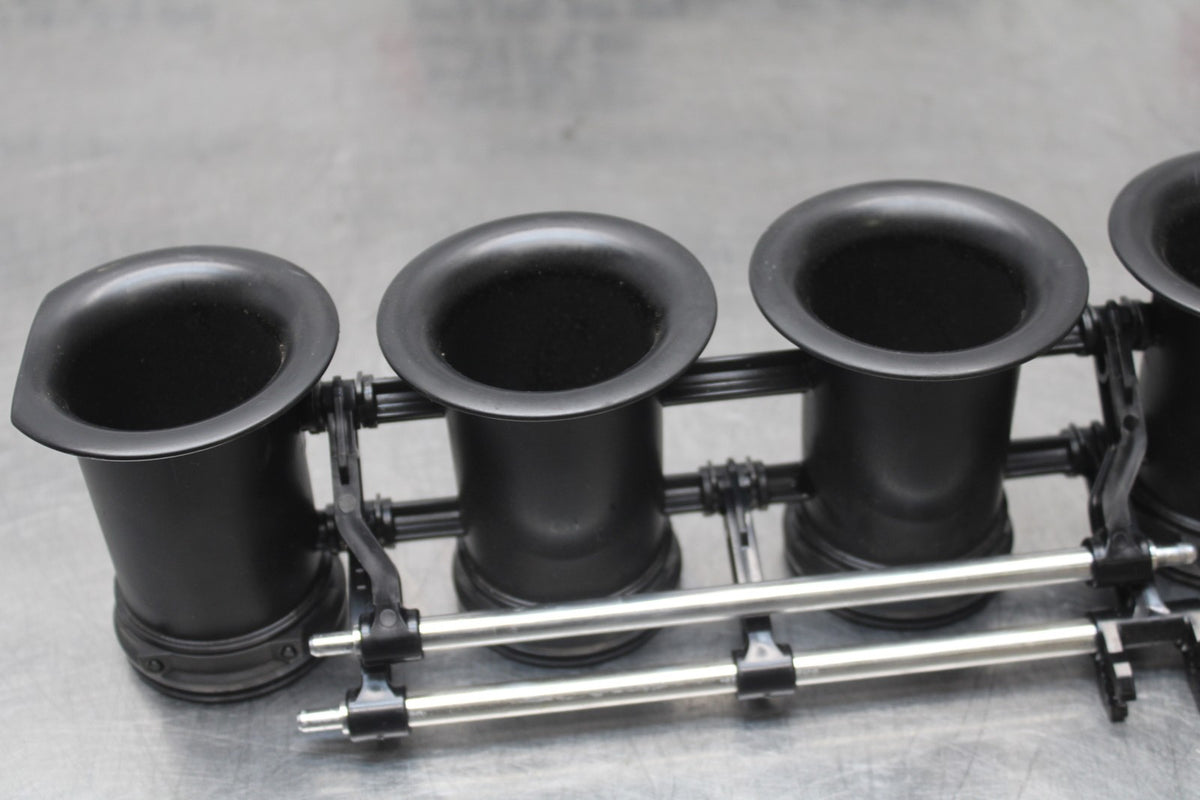 18 YAMAHA YZF R1  AIRBOX INTAKE VELOCITY STACKS BB838