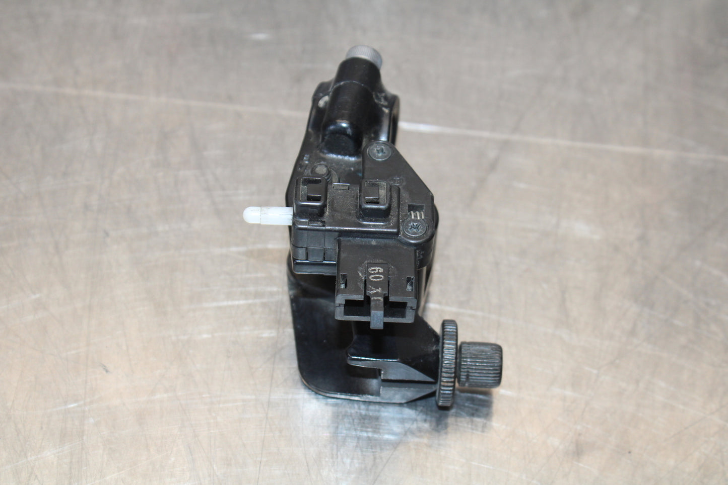 21 KAWASAKI NINJA ZX6R CLUTCH LEVER PERCH MOUNT BRACKET BB647