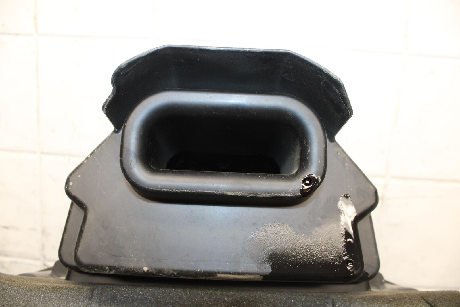 2012 Yamaha FZ8 AIRBOX AIR INTAKE BB550