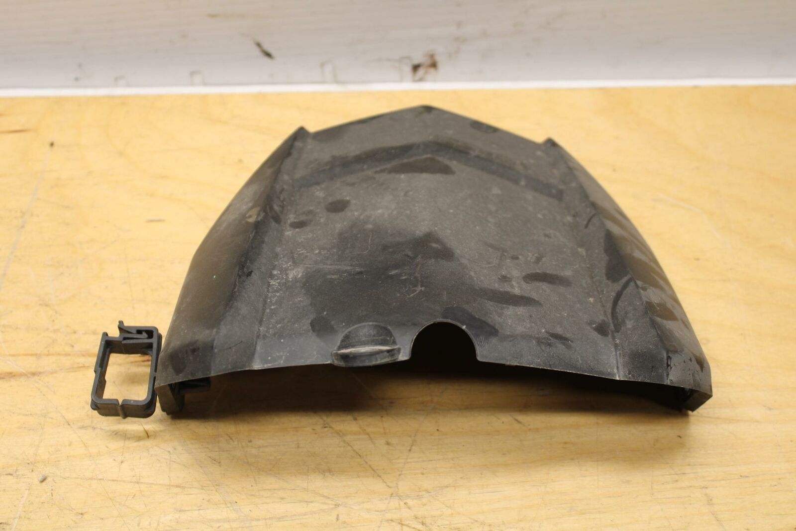 14-17 YAMAHA FZ09 REAR BACK WHEEL TIRE HUGGER FENDER BB321