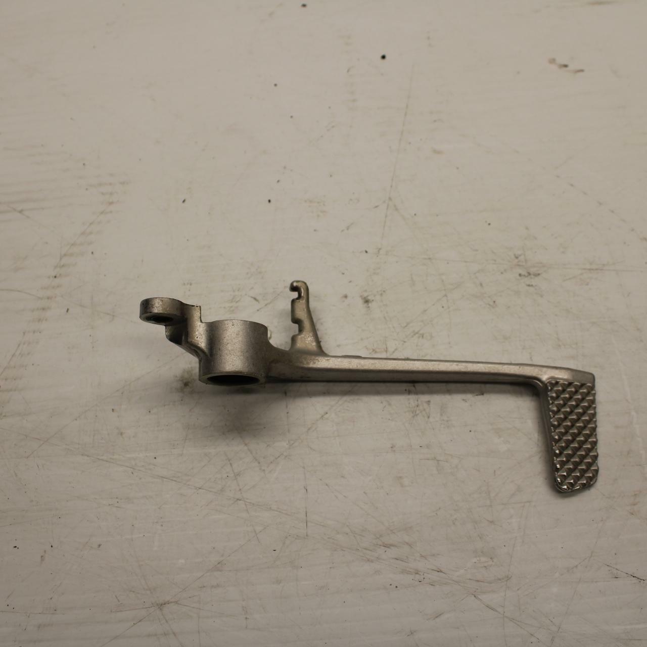 06 YAMAHA YZF R1 RIGHT REARSET BRAKE FOOT PEDAL  BB282