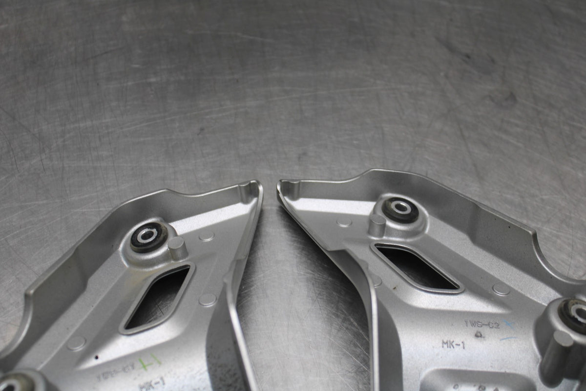 14-17 YAMAHA FZ07 RIGHT LEFT FRAME MID SIDE COVERS COWLS PANELS TRIM BB843
