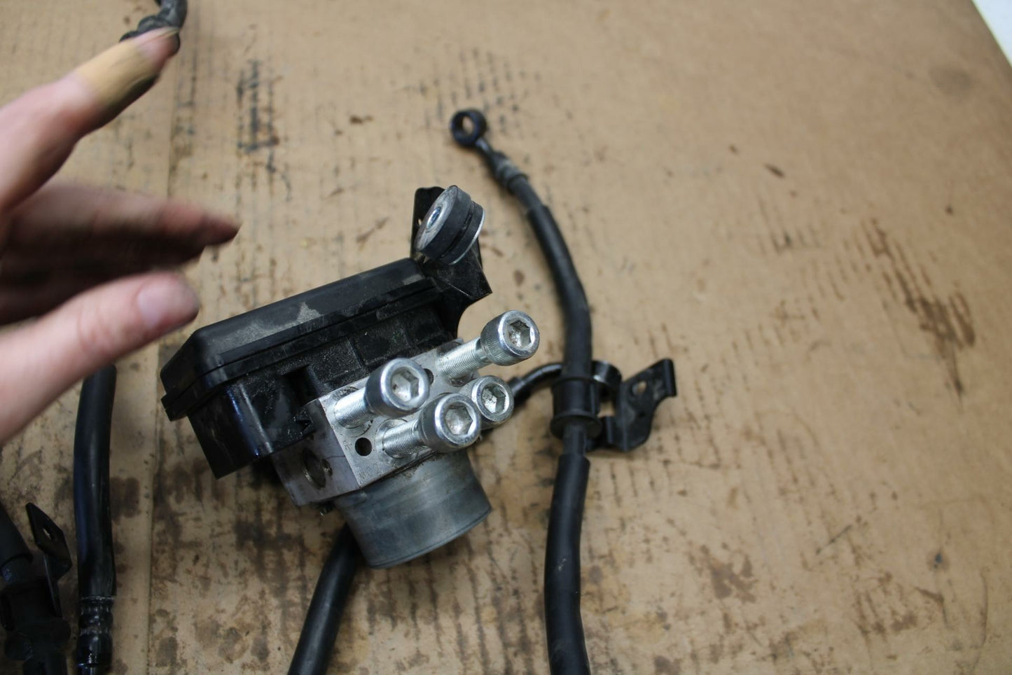 20-22 KAWASAKI Z H2 ABS PUMP UNIT MODULE BB382