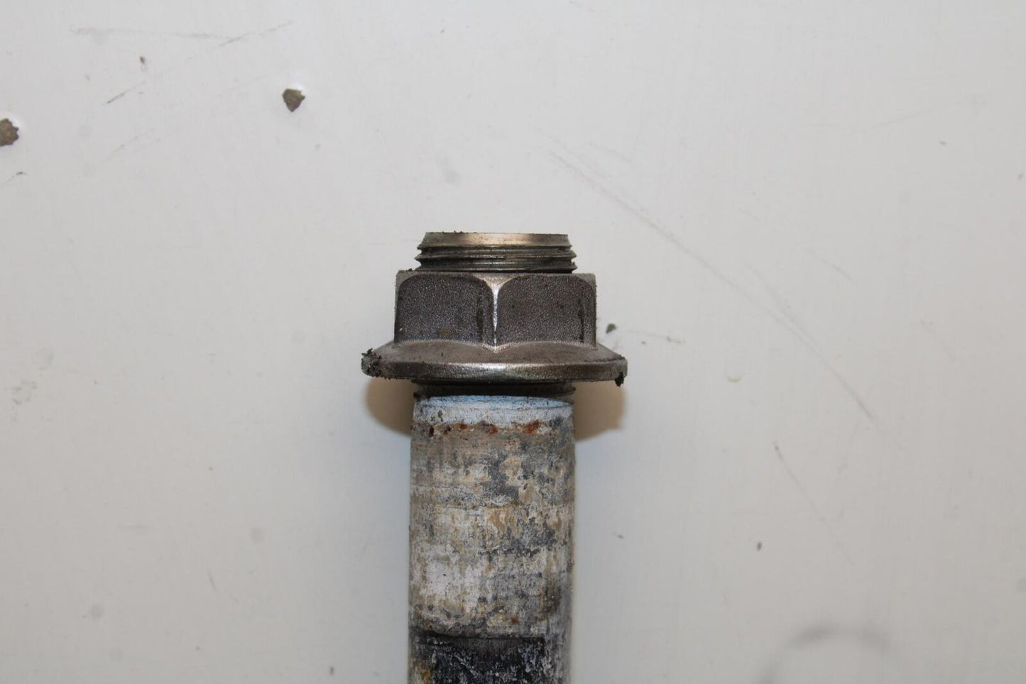 09-12 KAWASAKI NINJA ZX6R REAR BACK SWINGARM BOLT SUSPENSION PIVOT AXLE BB617