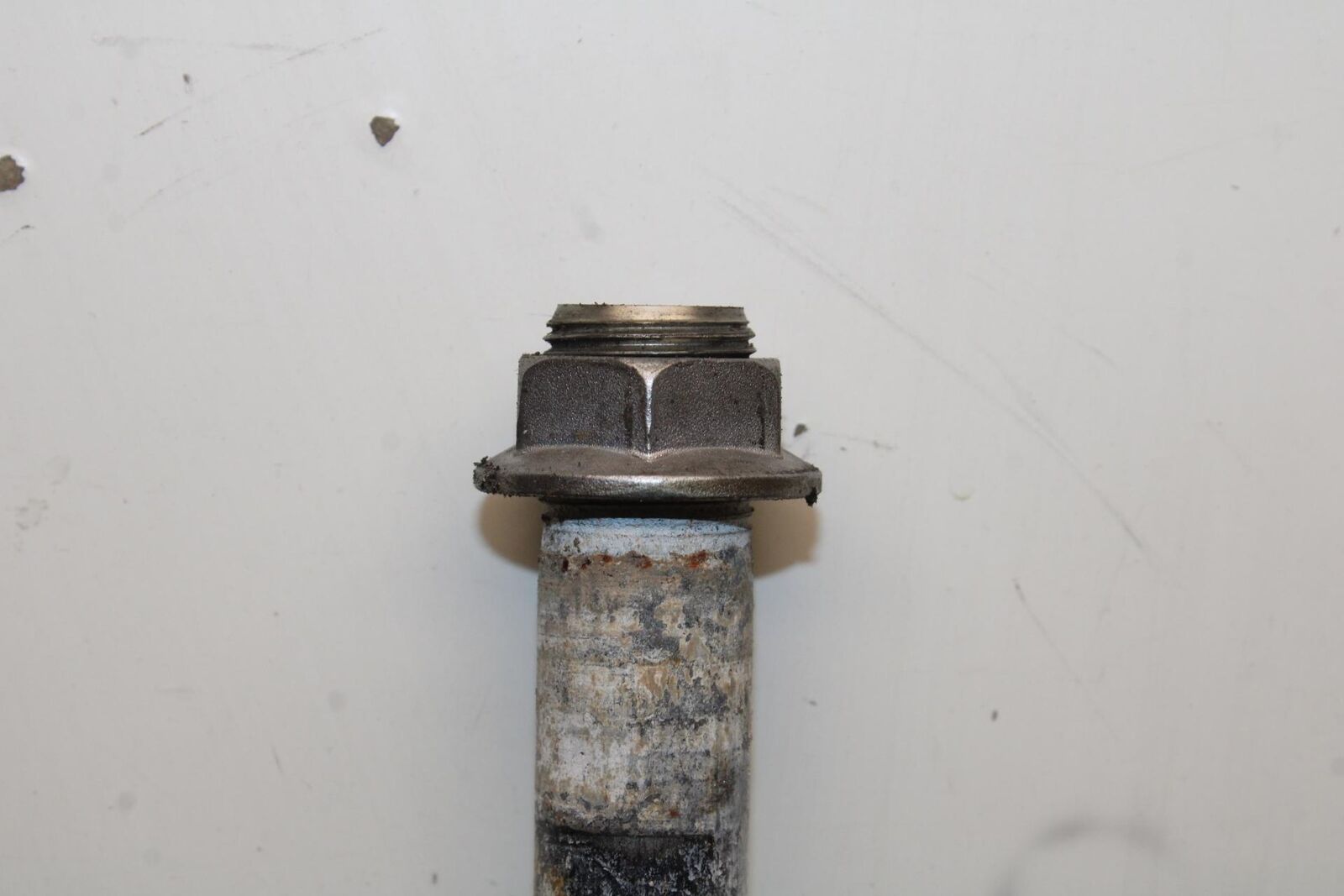 09-12 KAWASAKI NINJA ZX6R REAR BACK SWINGARM BOLT SUSPENSION PIVOT AXLE BB617