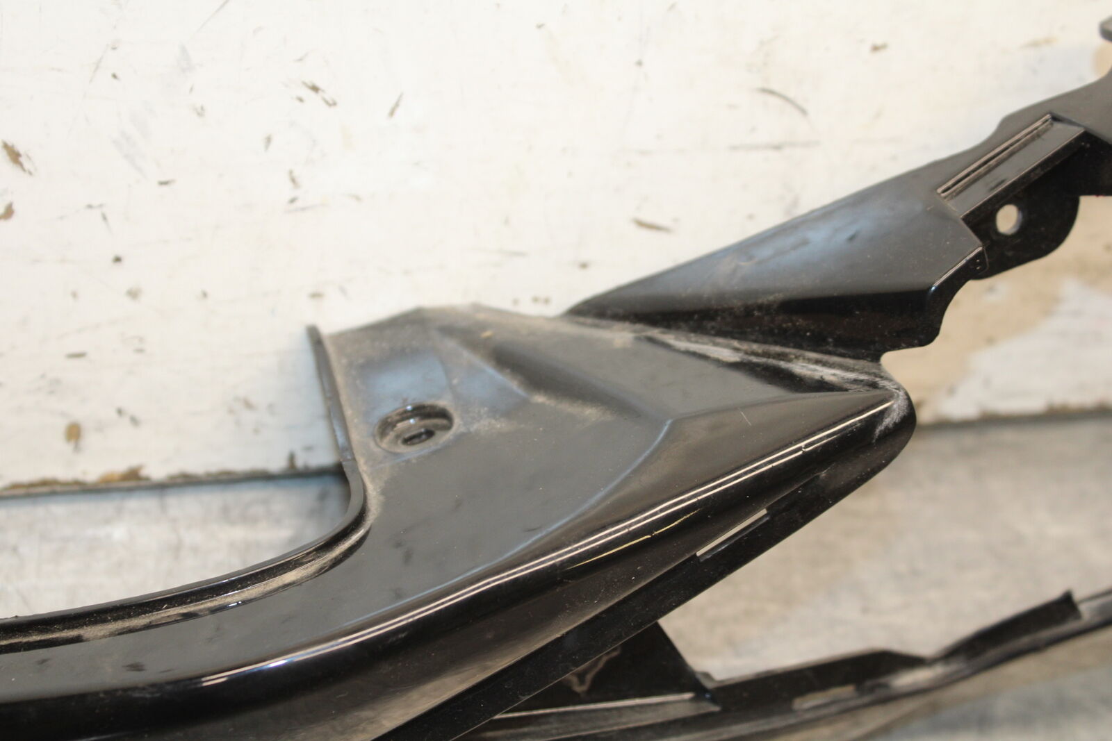 08-10 SUZUKI GSXR750 LEFT REAR BACK TAIL FAIRING COWL SHROUD BB476