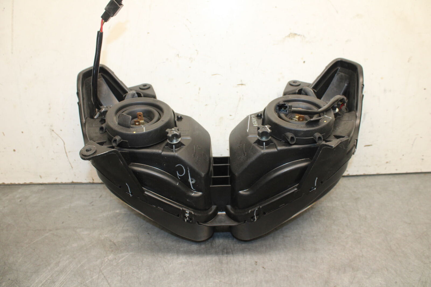 11-12 KAWASAKI NINJA 400 EX400 C FRONT HEADLIGHT HEAD LIGHT LAMP BB358