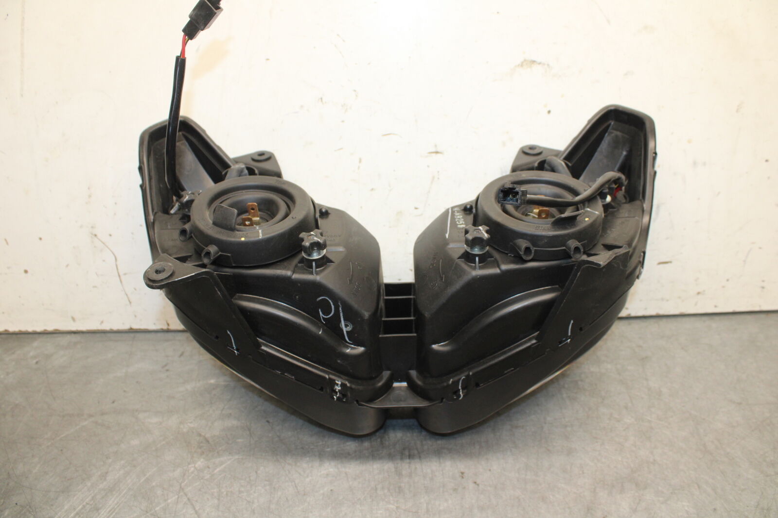 11-12 KAWASAKI NINJA 400 EX400 C FRONT HEADLIGHT HEAD LIGHT LAMP BB358