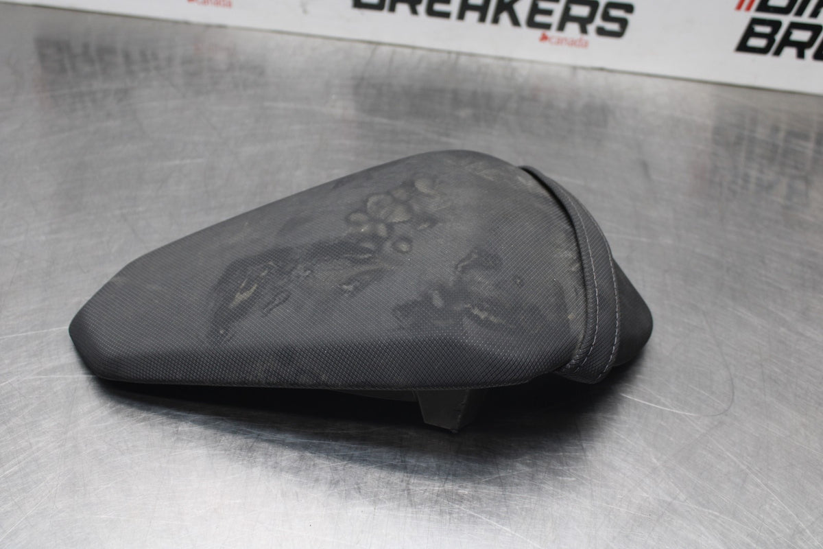18-26 KAWASAKI Z400 REAR BACK PASSENGER TANDEM SEAT PAD SADDLE PILLION BB852