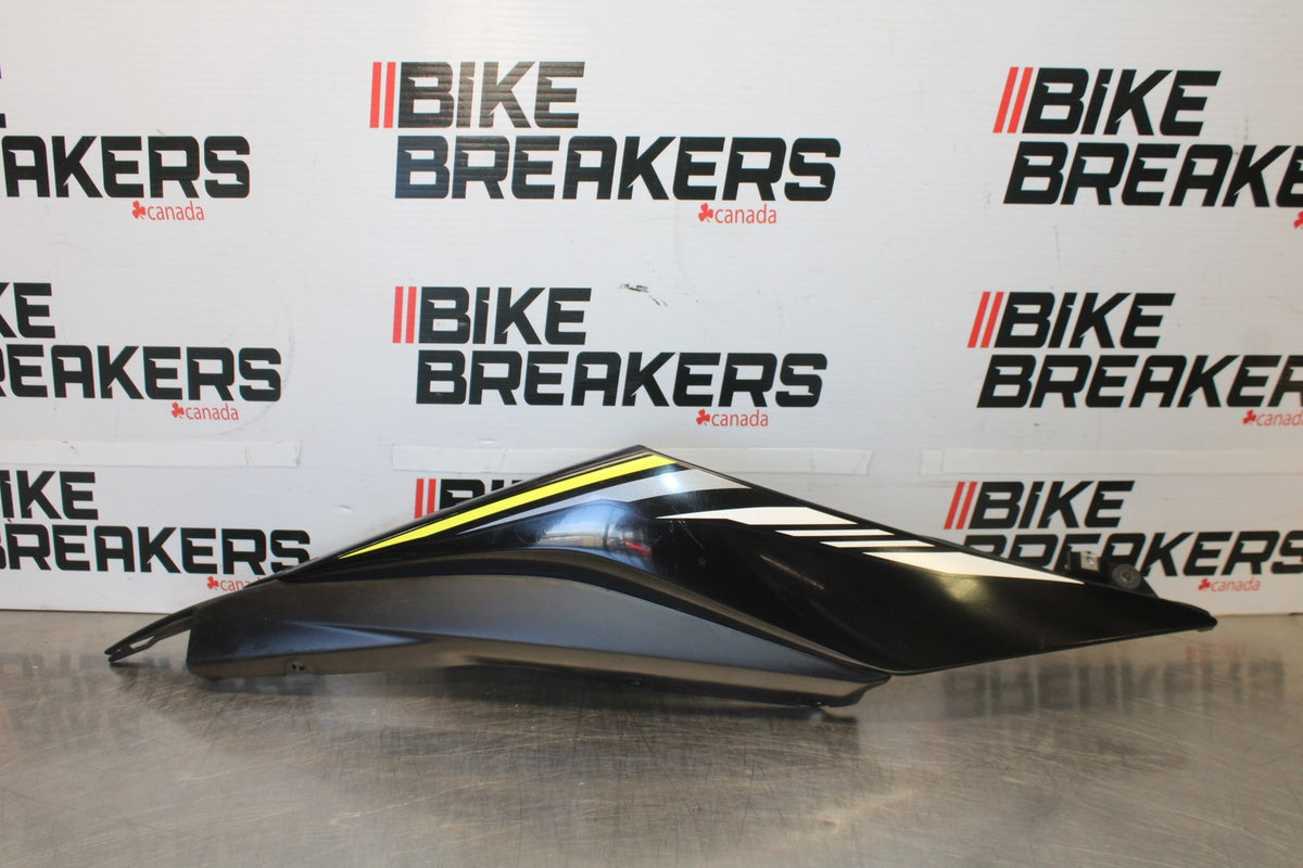 15-17 YAMAHA YZF R3 RIGHT REAR BACK TAIL FAIRING COWL SHROUD BB003