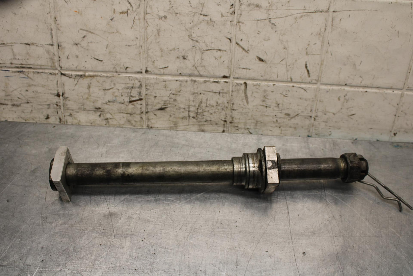 2000 Kawasaki Ninja ZX12R ZX1200A REAR AXLE BACK WHEEL RIM PIVOT BOLT AXEL BB565