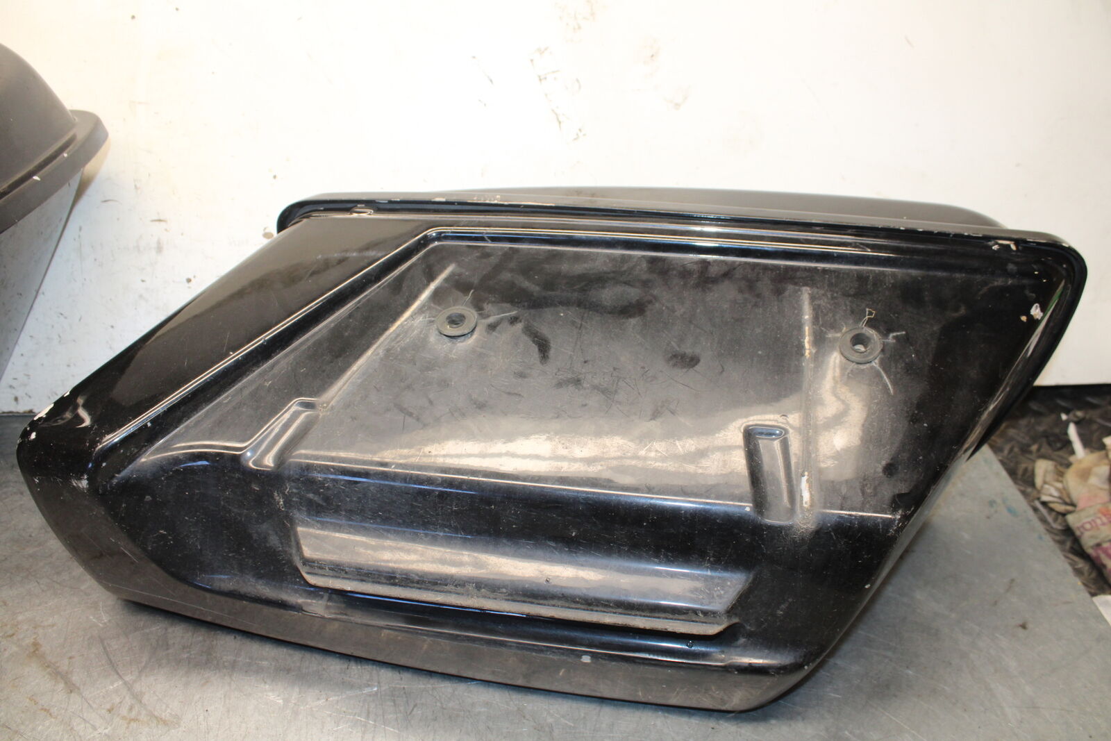 05-09 SUZUKI BOULEVARD C90 SIDE CARGO LUGGAGE SADDLEBAG BAG COMPARTMENT BB692