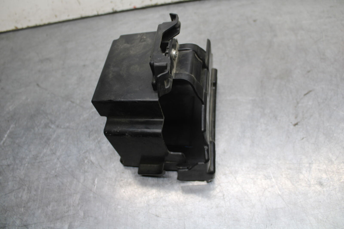 10-13 HONDA SHADOW RS 750 VT750RS BATTERY TRAY BOX HOLDER BB718