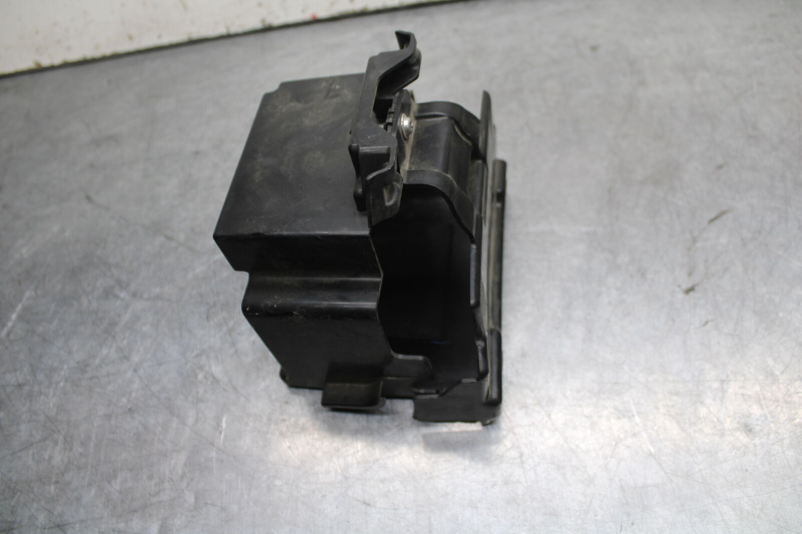 10-13 HONDA SHADOW RS 750 VT750RS BATTERY TRAY BOX HOLDER BB718