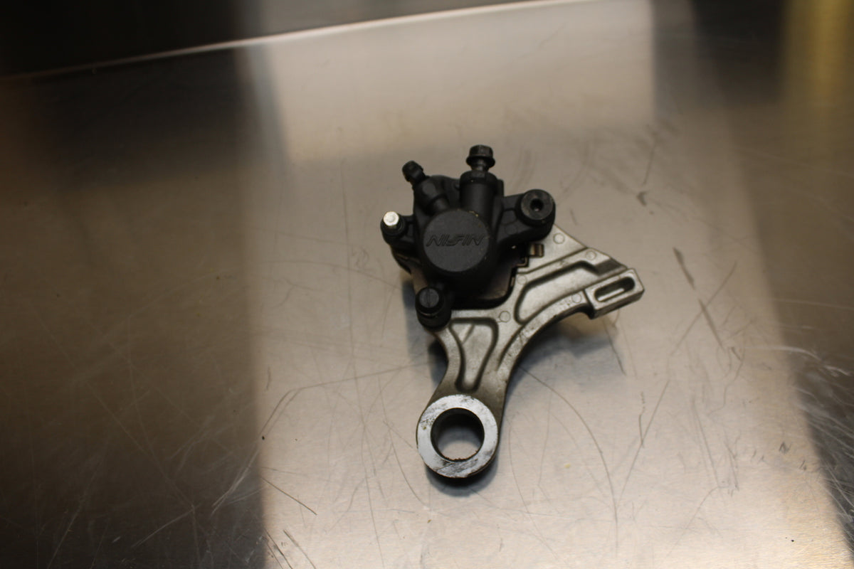 07-12 HONDA CBR600RR REAR BACK BRAKE CALIPER W MOUNT BRACKET 43150-MFJ-D01 BB135