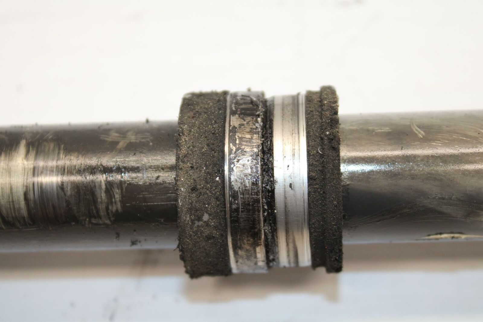 06-07 SUZUKI GSXR600 REAR AXLE BACK WHEEL RIM PIVOT BOLT AXEL BB243