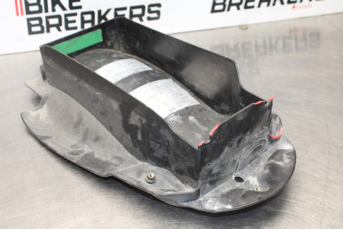 05 DUCATI SUPERSPORT 800 REAR BACK TAIL UNDERTAIL FAIRING COWL FENDER BB913