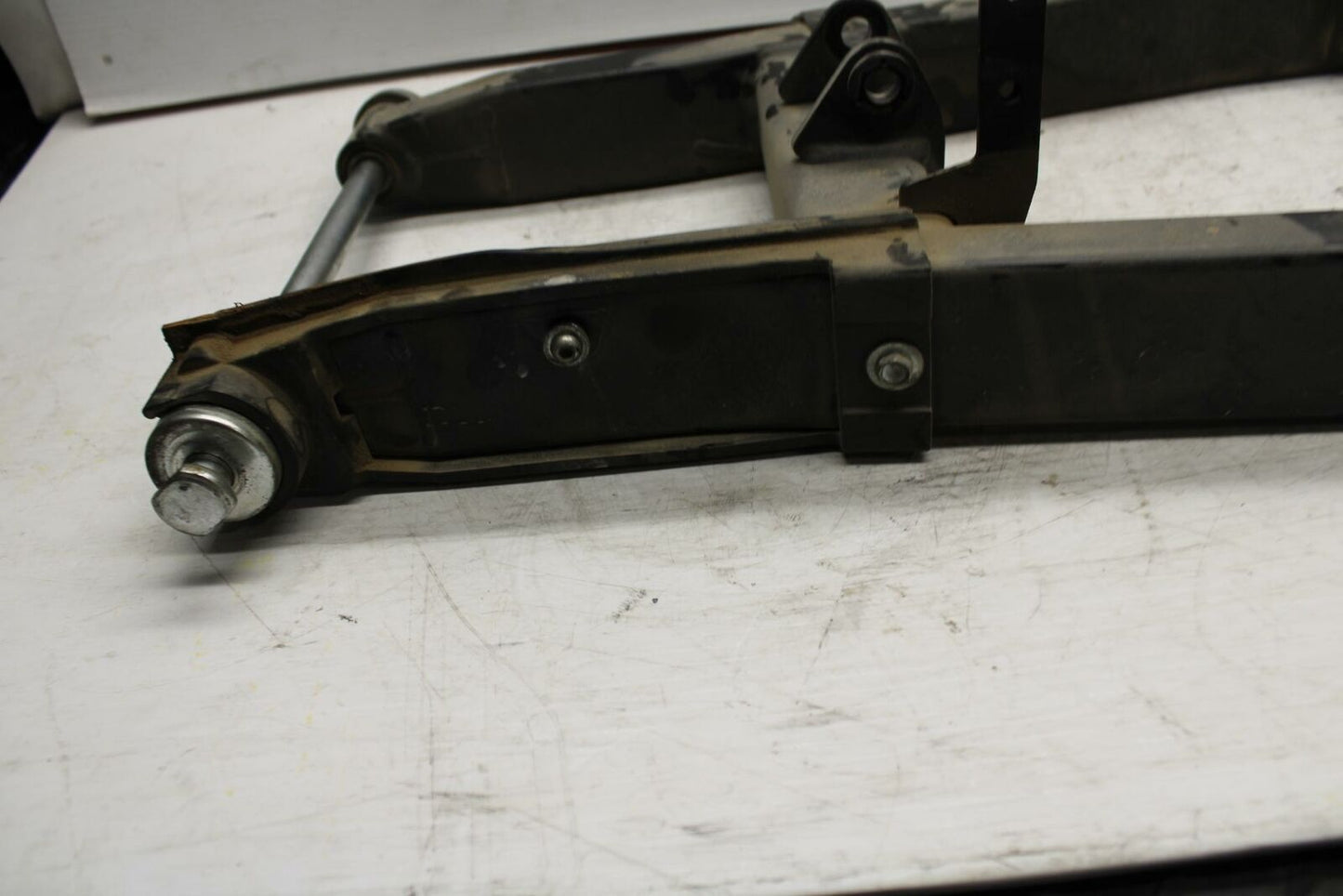 09 YAMAHA FZ6 REAR SWINGARM BACK SUSPENSION SWING ARM BB295