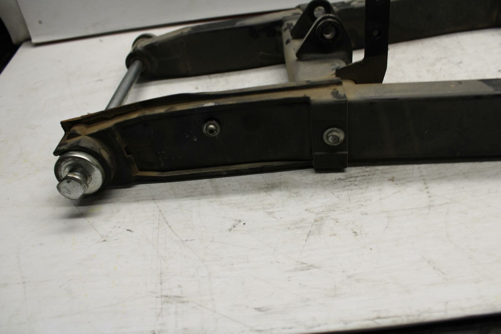 09 YAMAHA FZ6 REAR SWINGARM BACK SUSPENSION SWING ARM BB295