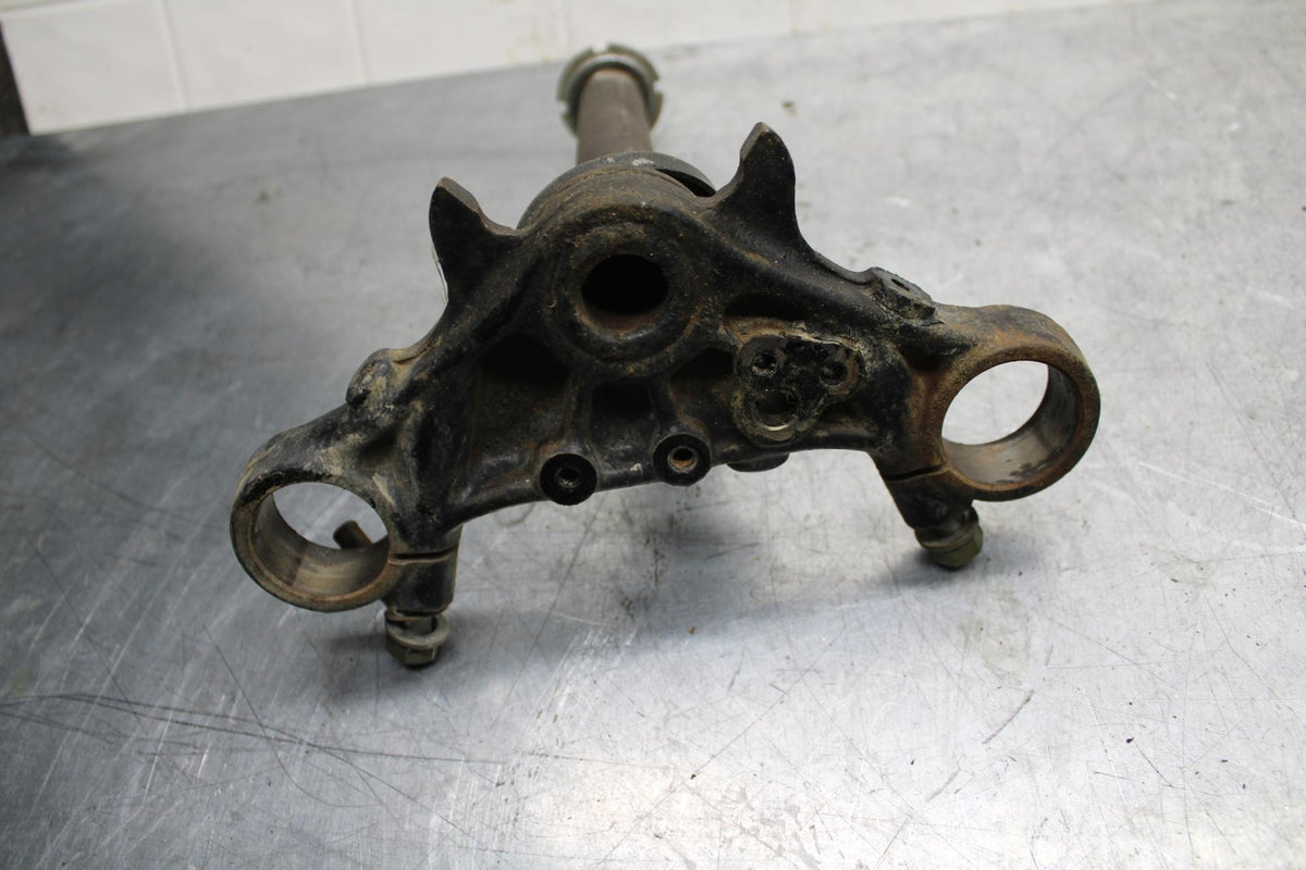 75 SUZUKI GT 550 FRONT FORKS CLAMP LOWER TRIPLE TREE STEM BB72