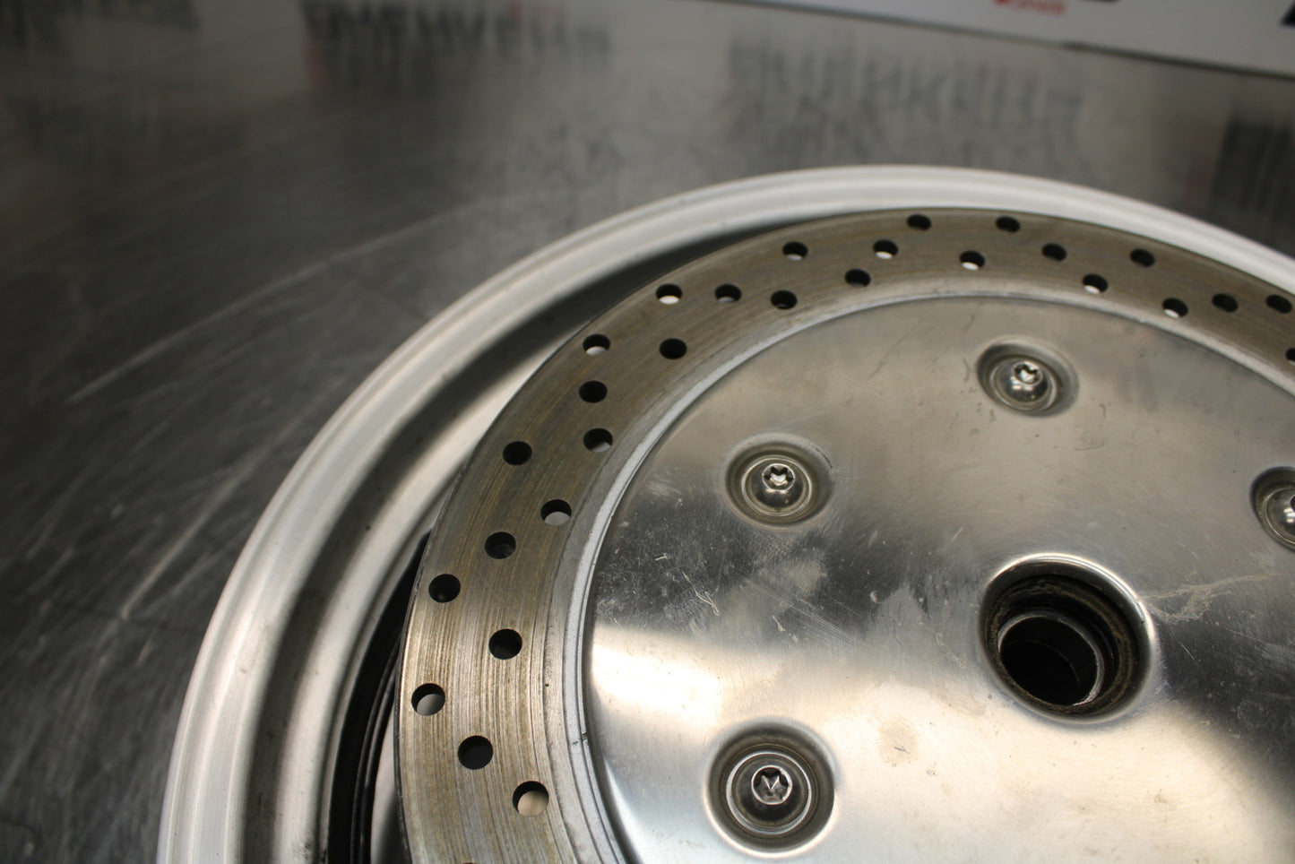 09 YAMAHA ROYAL STAR XVZ1300TF VENTURE FRONT WHEEL FRONT RIM & ROTORS BB151