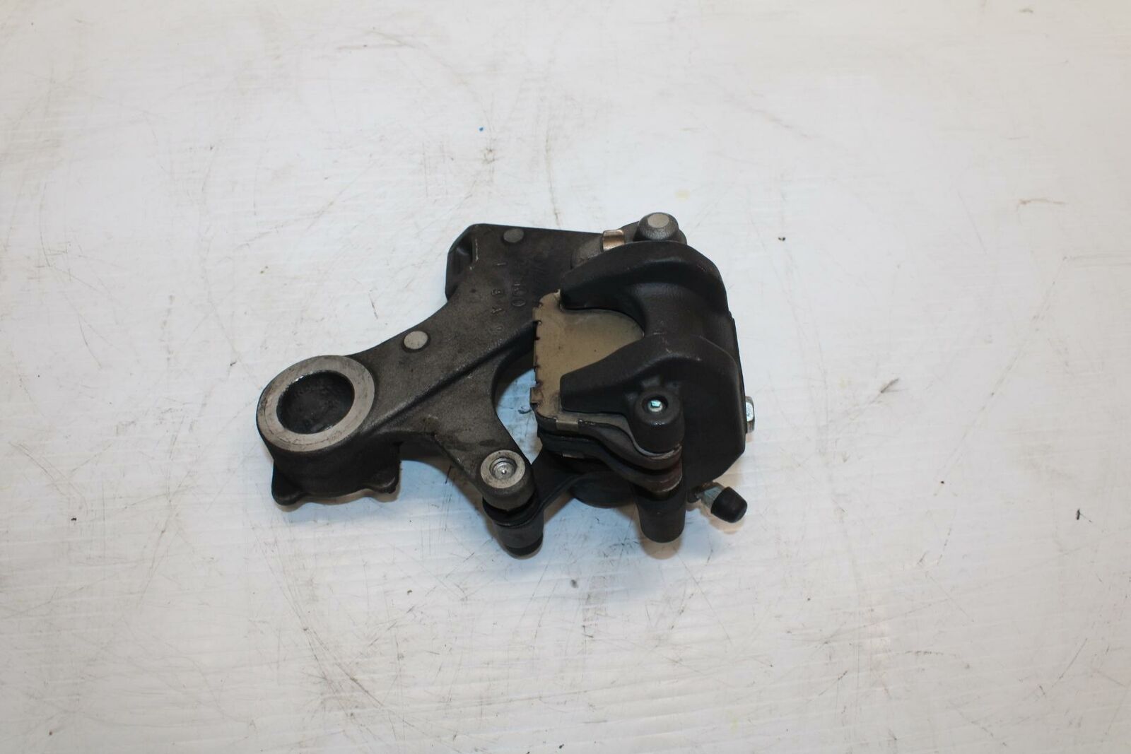 11-21 SUZUKI GSXR600 REAR  BRAKE CALIPER W MOUNT BRACKET 69100-47H10-999 BB260
