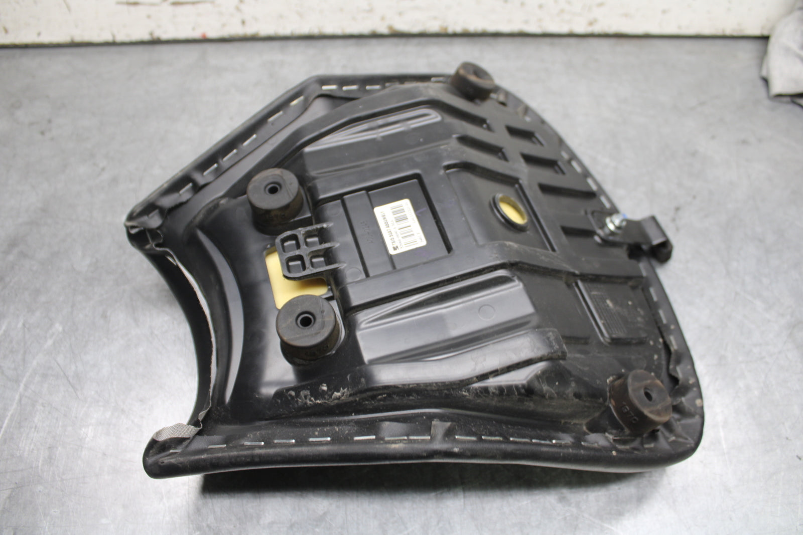 18-24 KAWASAKI NINJA 650 FRONT DRIVERS SEAT PAD SADDLE PILLION BB725